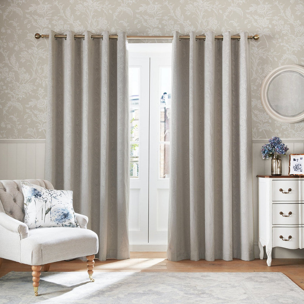127391 - Lloyd Wallpaper - Dove Grey - Laura Ashley