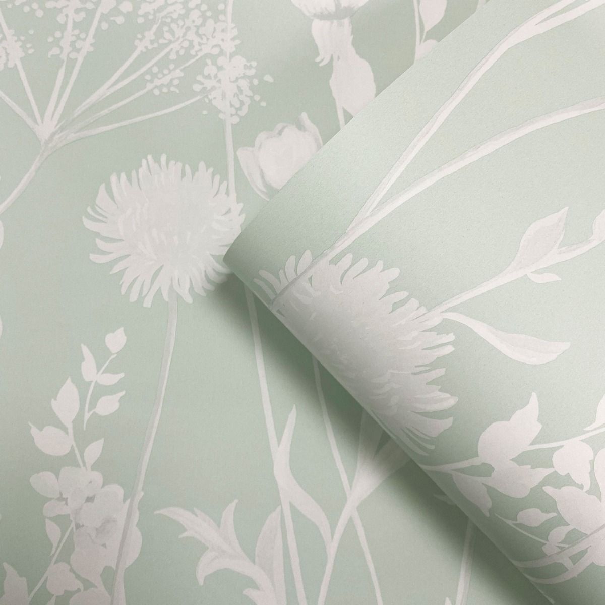 Meadowsweet Floral Wallpaper - Green - Muriva