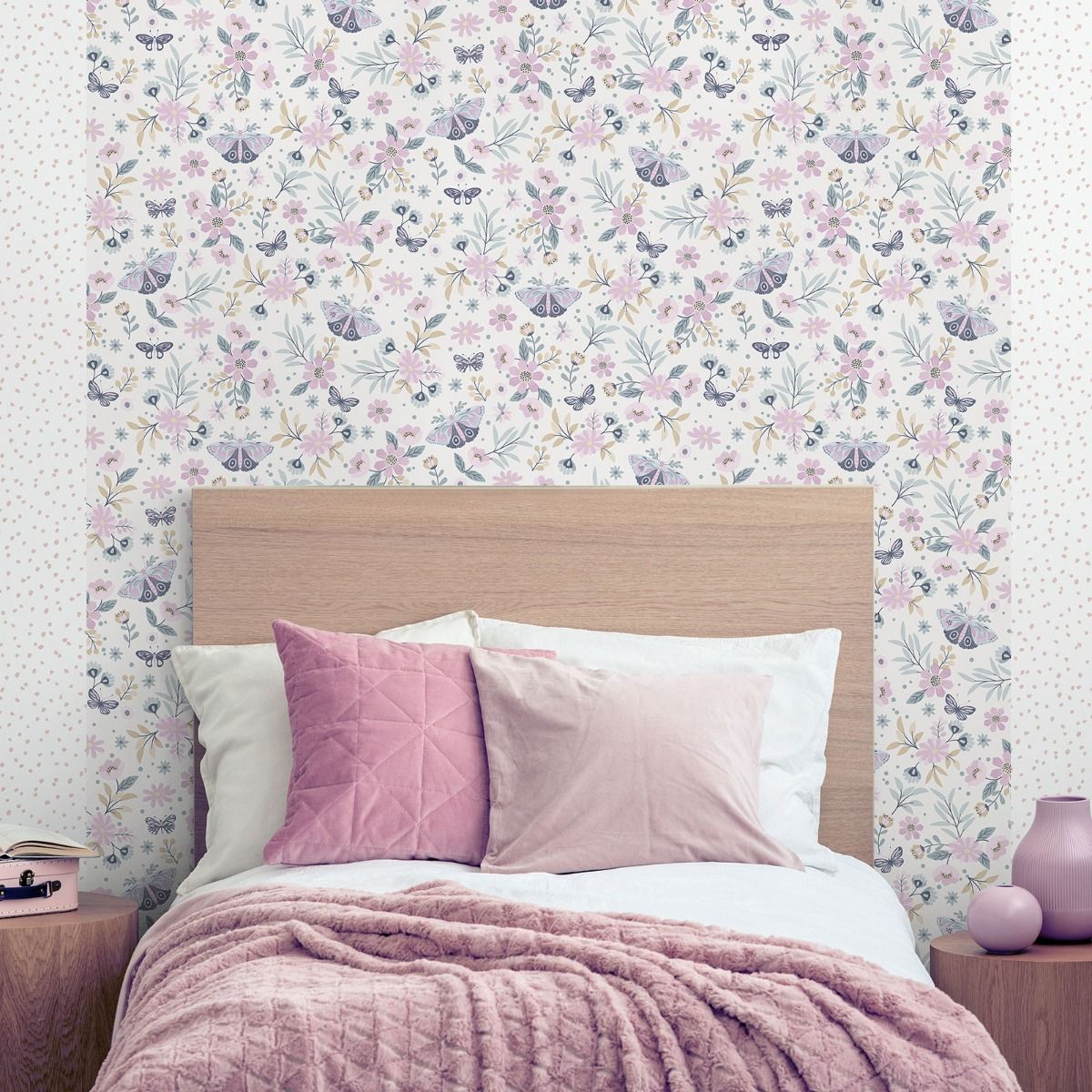 My Kingdom Sweet Meadow Wallpaper - Pink - Muriva