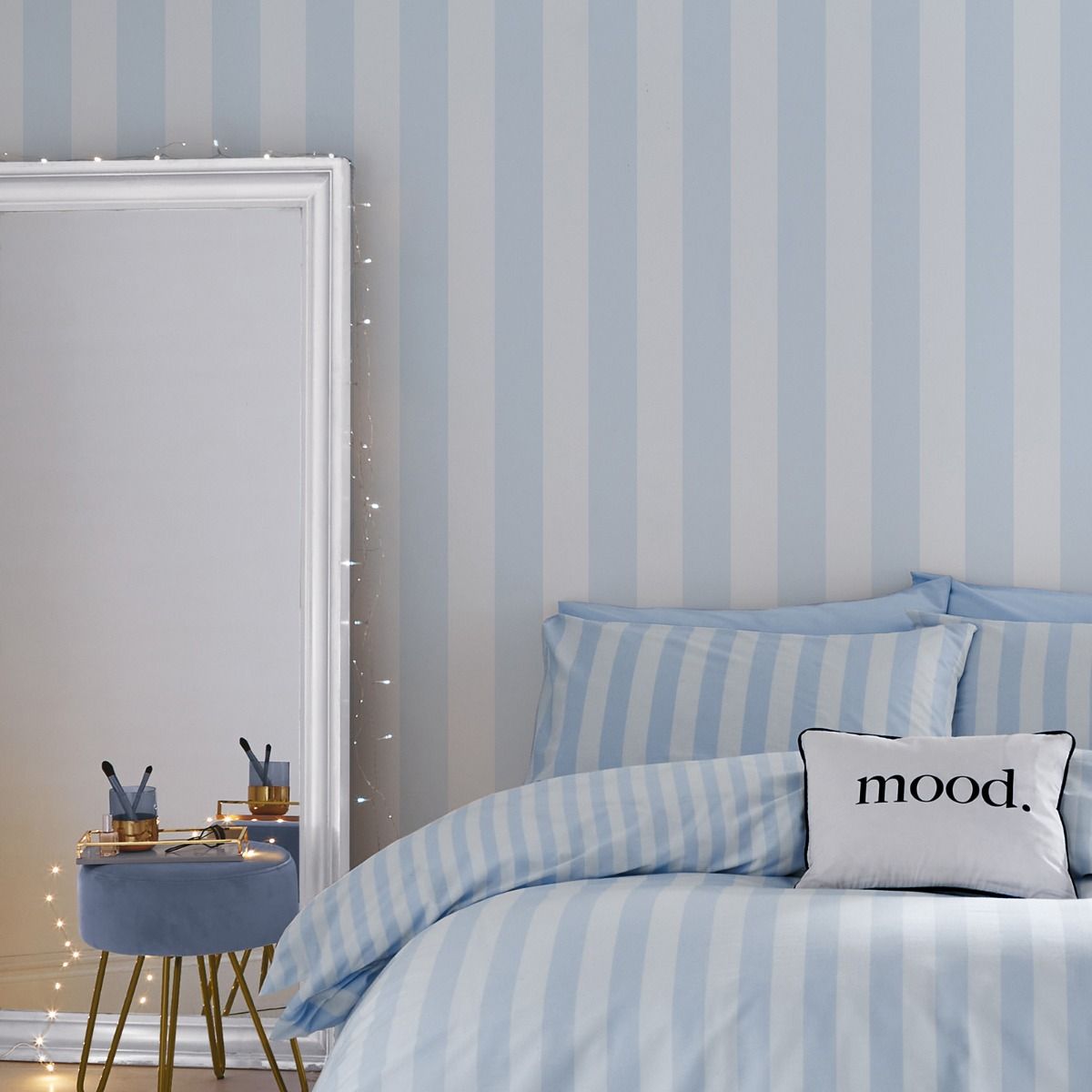 Sassy B Stripe Tease Wallpaper - Blue - Muriva