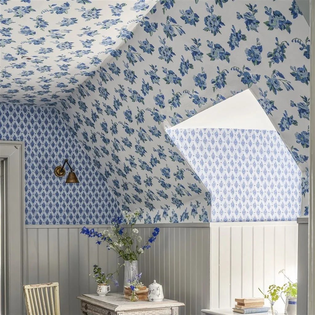 Craven Street Flower Wallpaper - Delft - English Heritage - PEH0006/03Wallpaper199