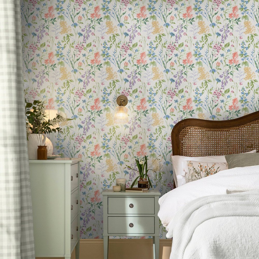 Elston Garden Wallpaper - Multi - Laura Ashley - 130103Wallpaper199