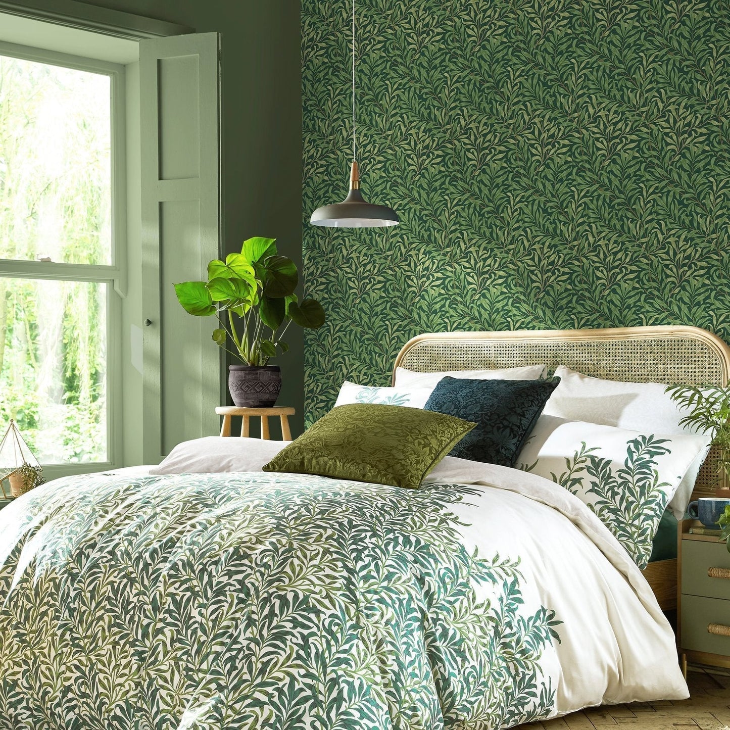 Willow Bough Wallpaper - Deep Green - 124247 - William Morris AHWallpaper199