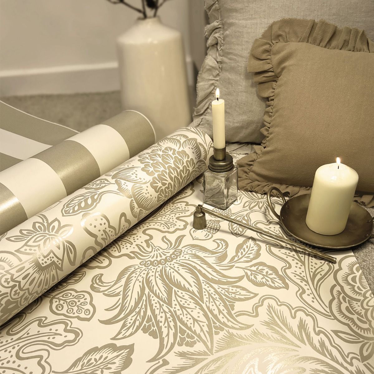 1111 - Fernhurst Floral Trail Wallpaper - Beige - Belgravia