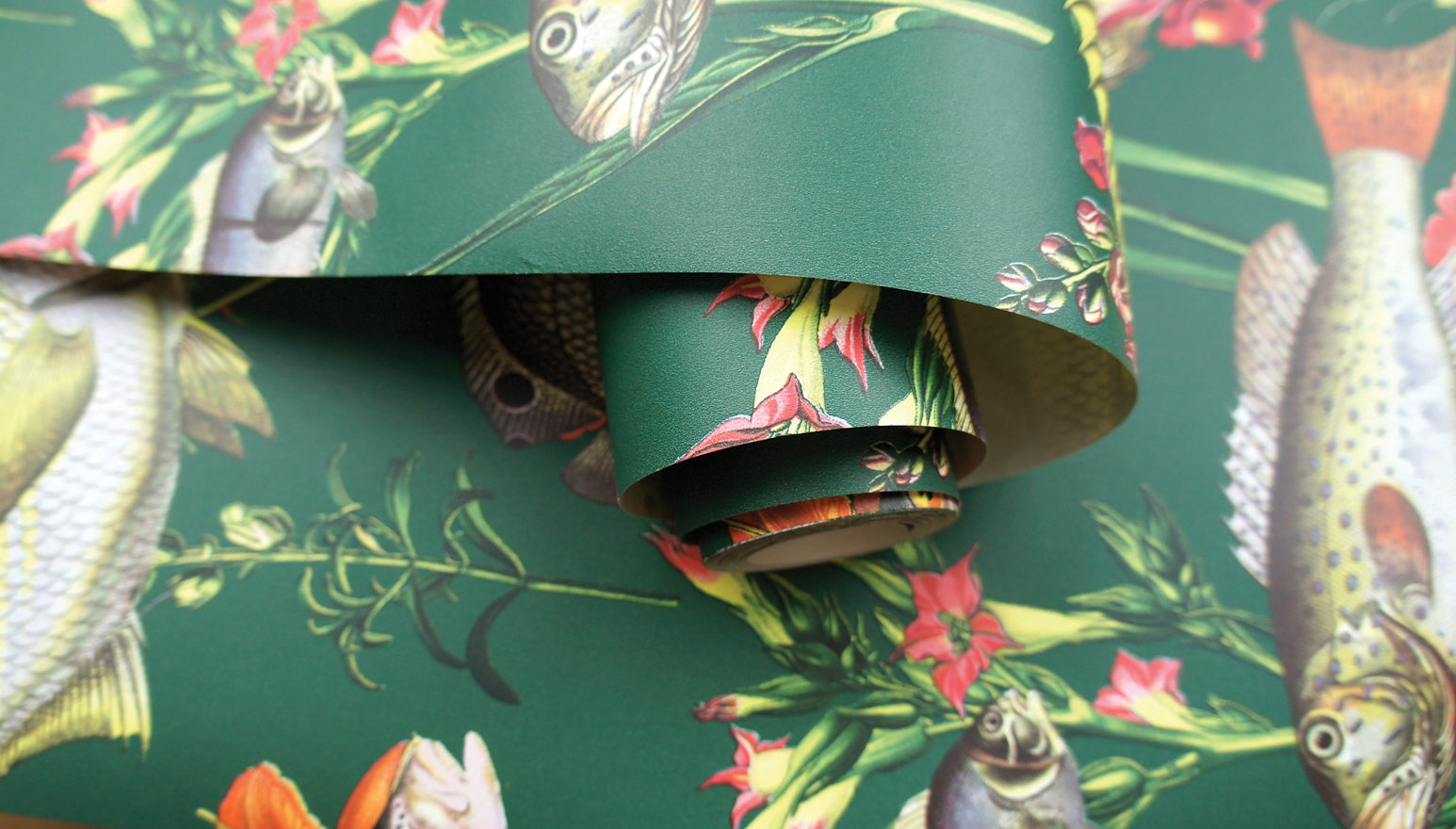 13060 - Lagoon Wallpaper - Green - Holden Decor