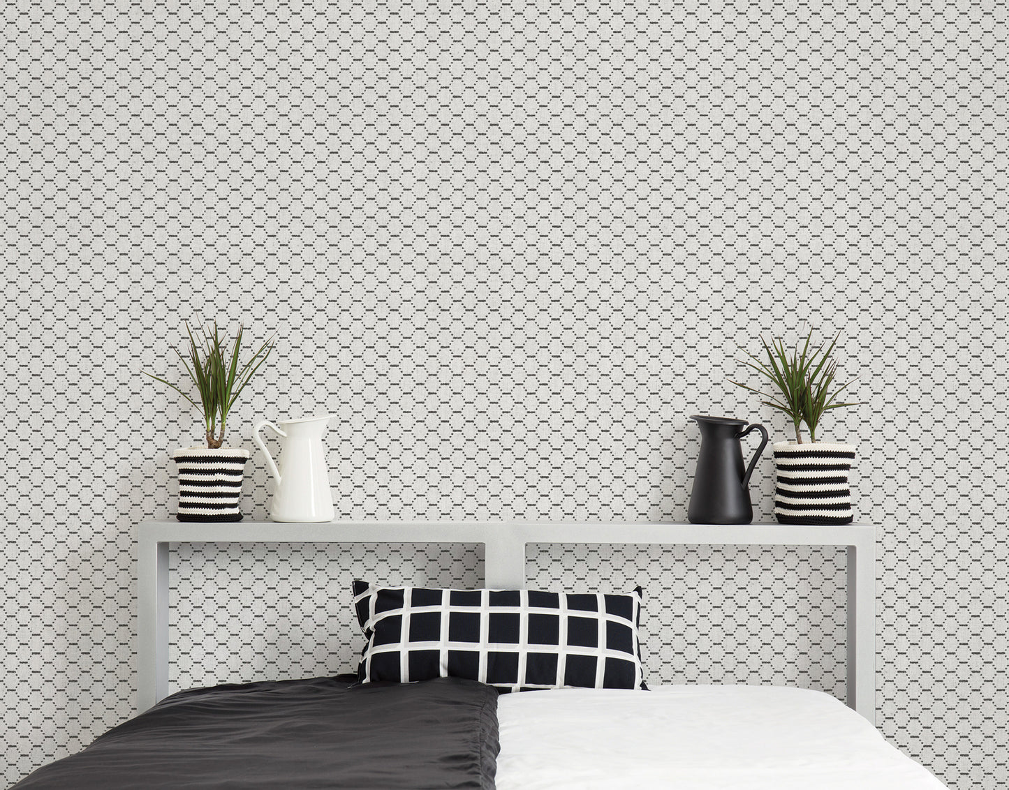 G78293 - Bazaar Honey Comb Wallpaper - Grey / Black - Galerie