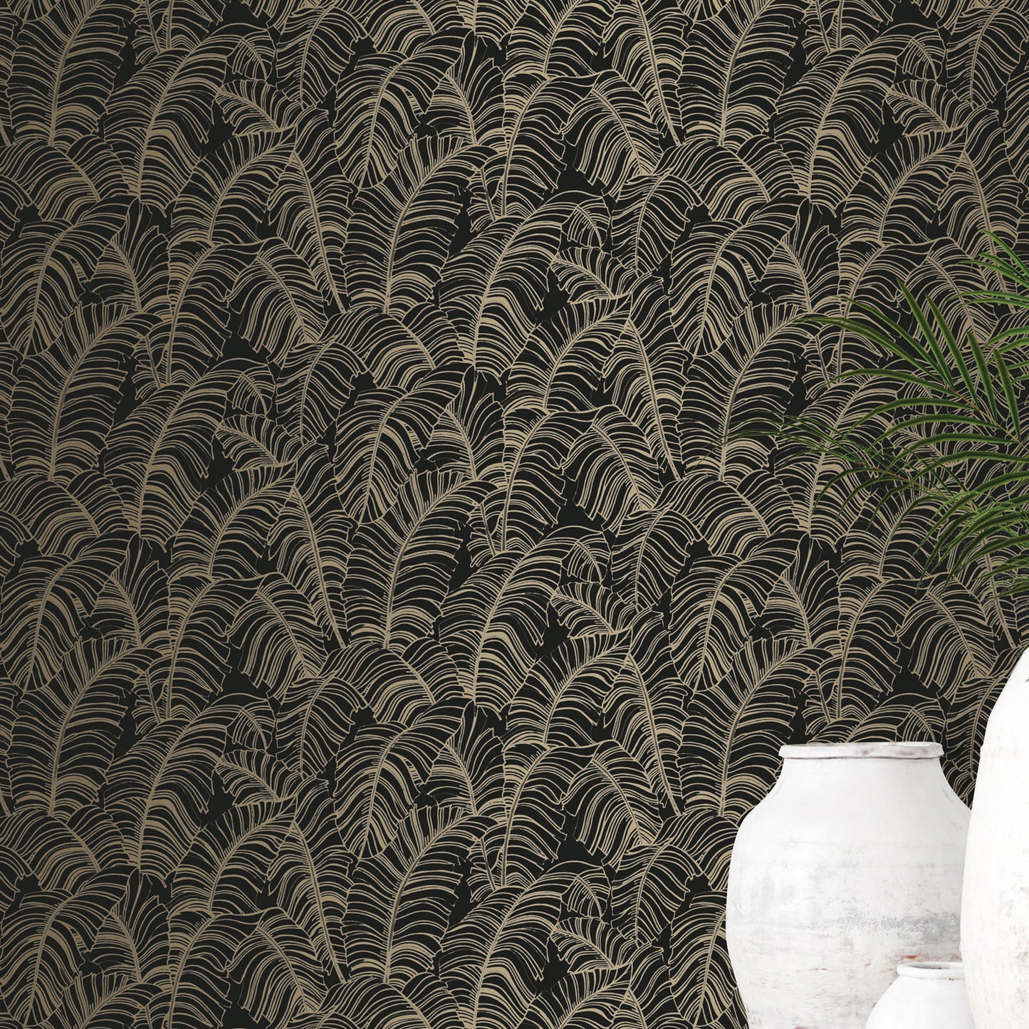 G78301 - Bazaar Palm Leaves Wallpaper - Black / Gold - Galerie