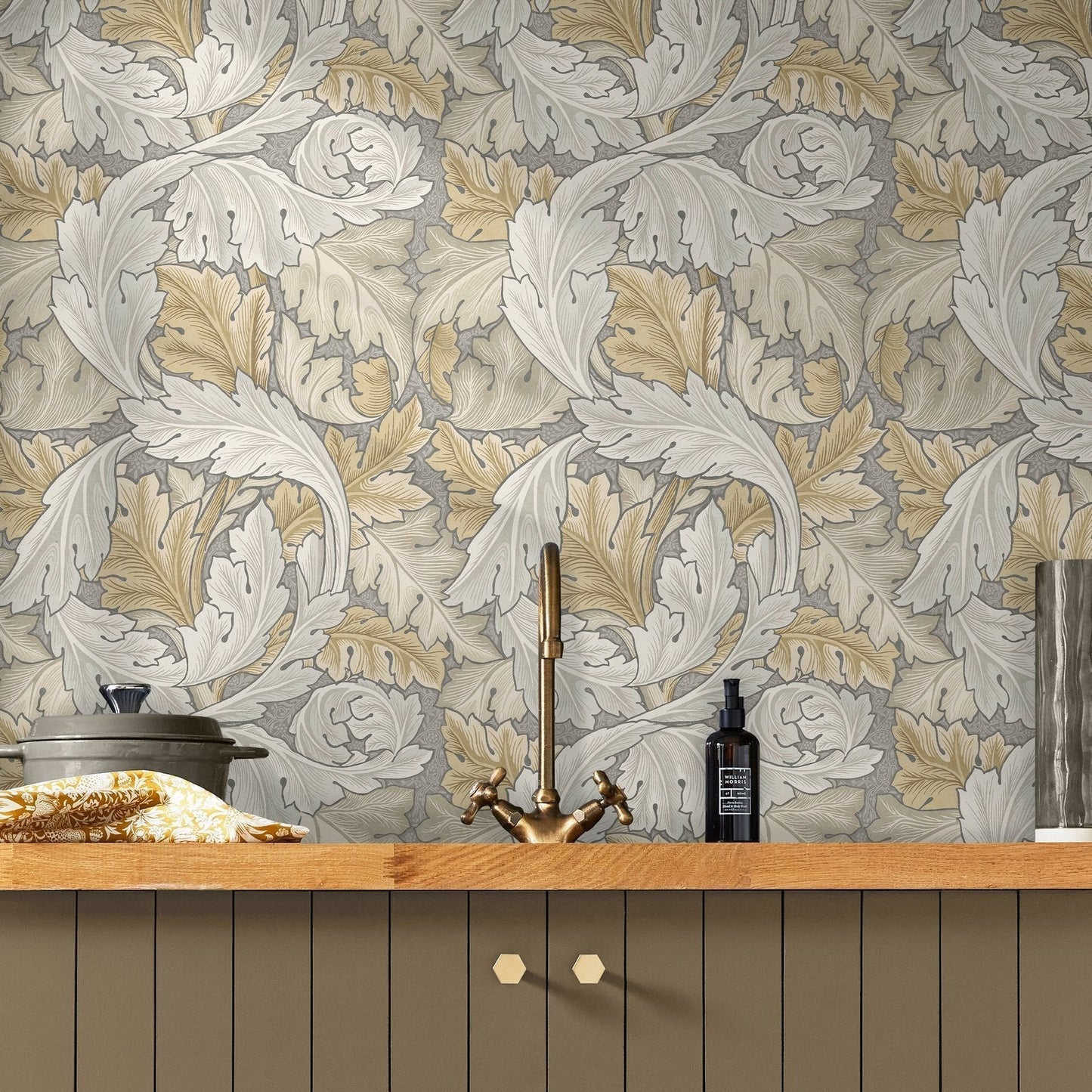 Acanthus Wallpaper - Neutral - 124226 - William Morris AHWallpaper199