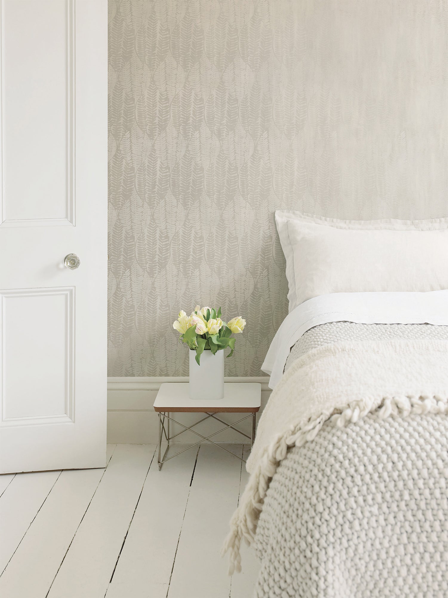 Bazaar Fern Leaf Print Wallpaper - Beige - Galerie - G78340Wallpaper199