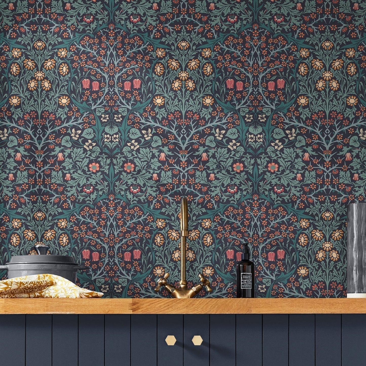 Blackthorn Wallpaper - Navy - 124251 - William Morris AHWallpaper199