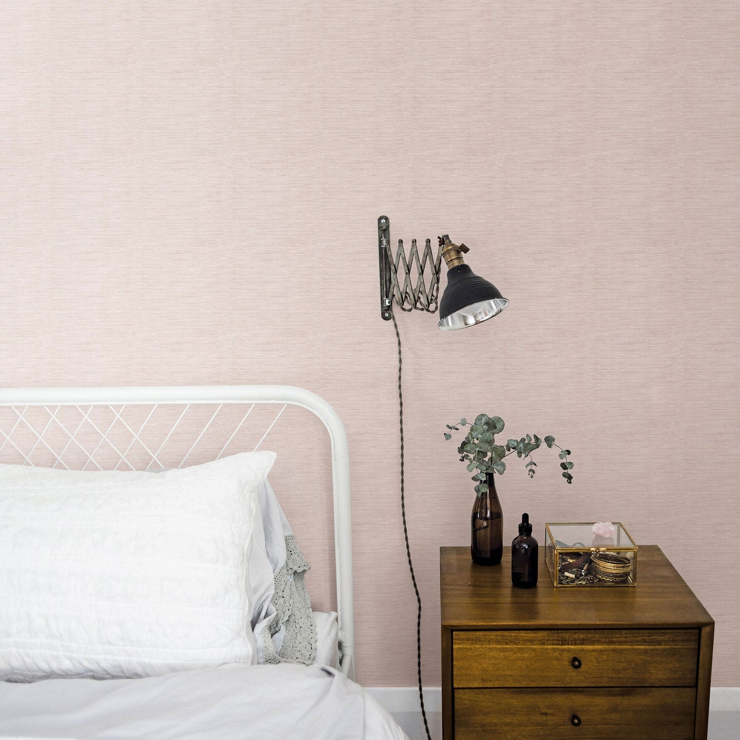Emporium Metallic Plain Wallpaper - Pink - Galerie - DWP0230 - 06Wallpaper199