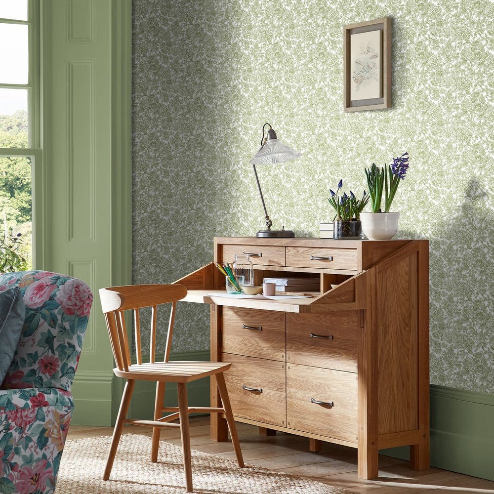 Louise Wallpaper - Moss Green - Laura Ashley - 121080Wallpaper199