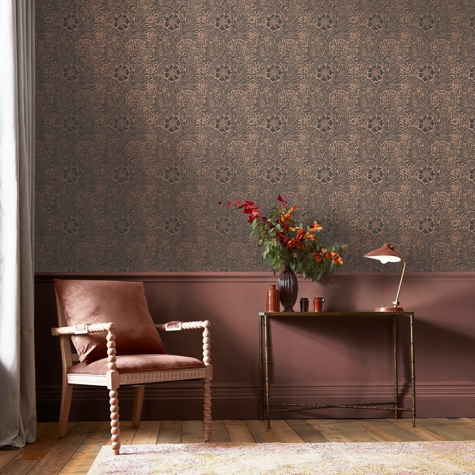Marigold Fibrous Wallpaper - Charcoal - 124254 - William Morris AHWallpaper199