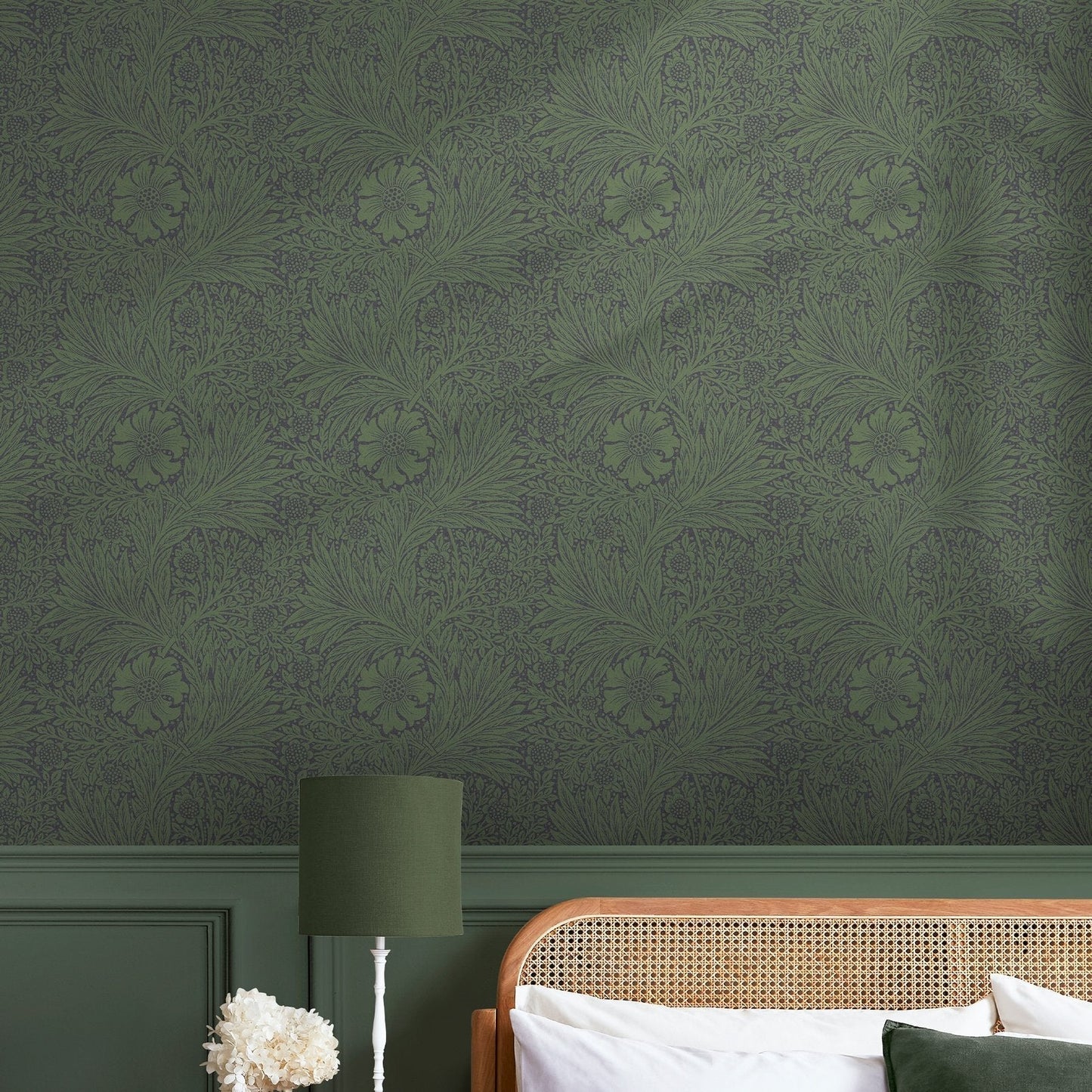 Marigold Fibrous Wallpaper - Green - 124255 - William Morris AHWallpaper199