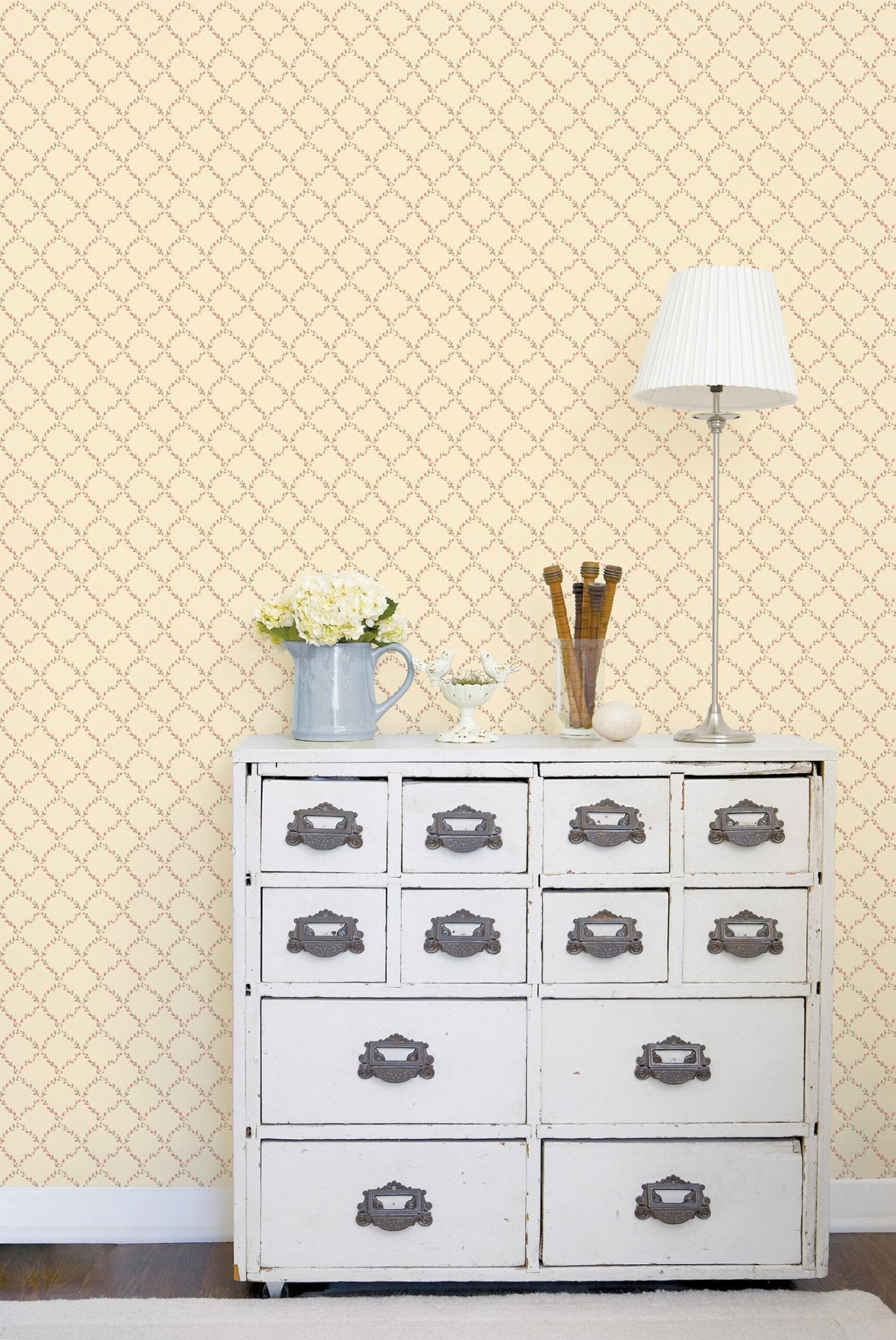 Miniatures 2 Geometric Trellis Wallpaper - Pink / Beige - Galerie - G67904Wallpaper199