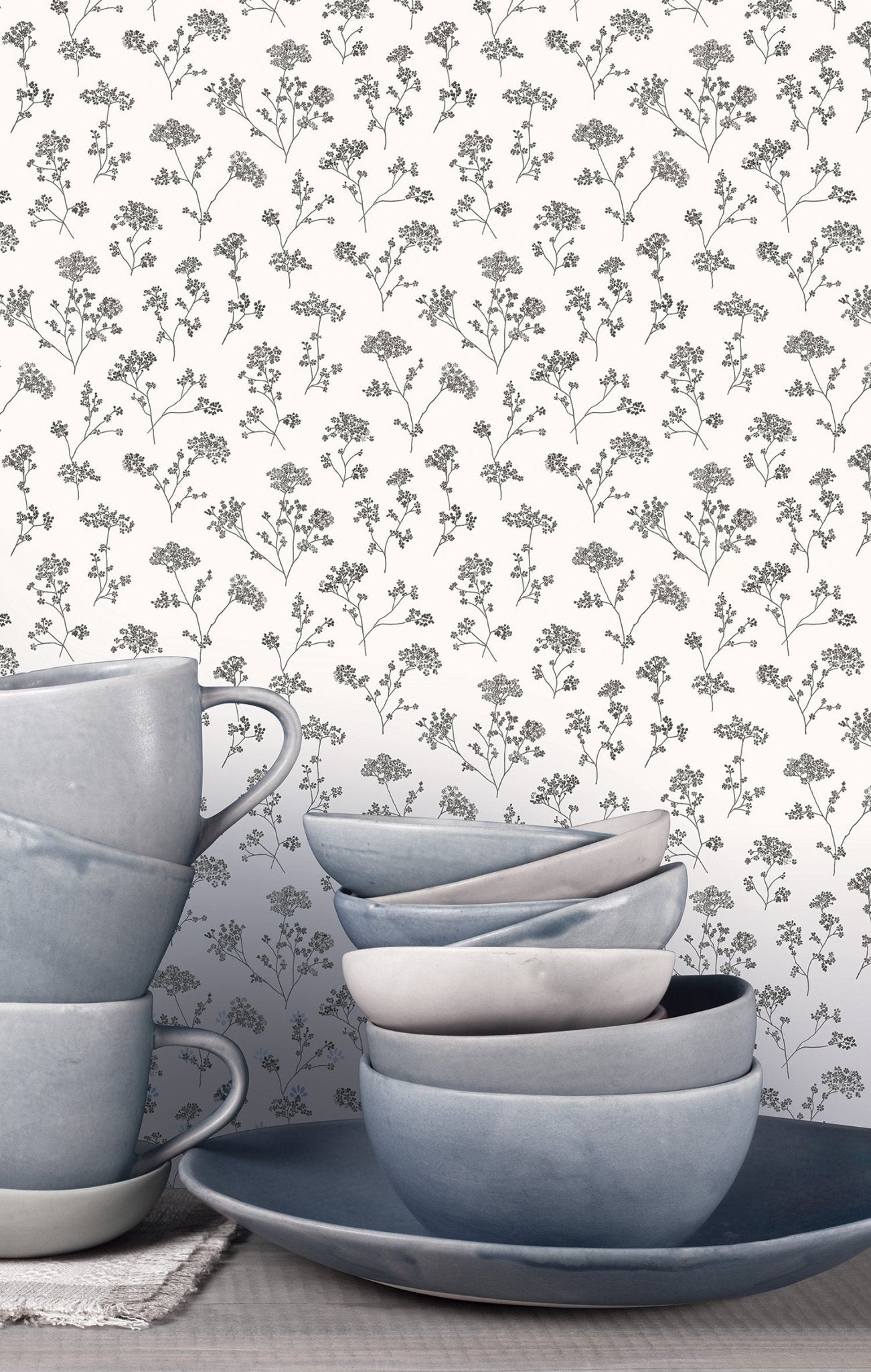 Miniatures 2 Parsley Flowers Wallpaper - Black - Galerie - G67870Wallpaper199