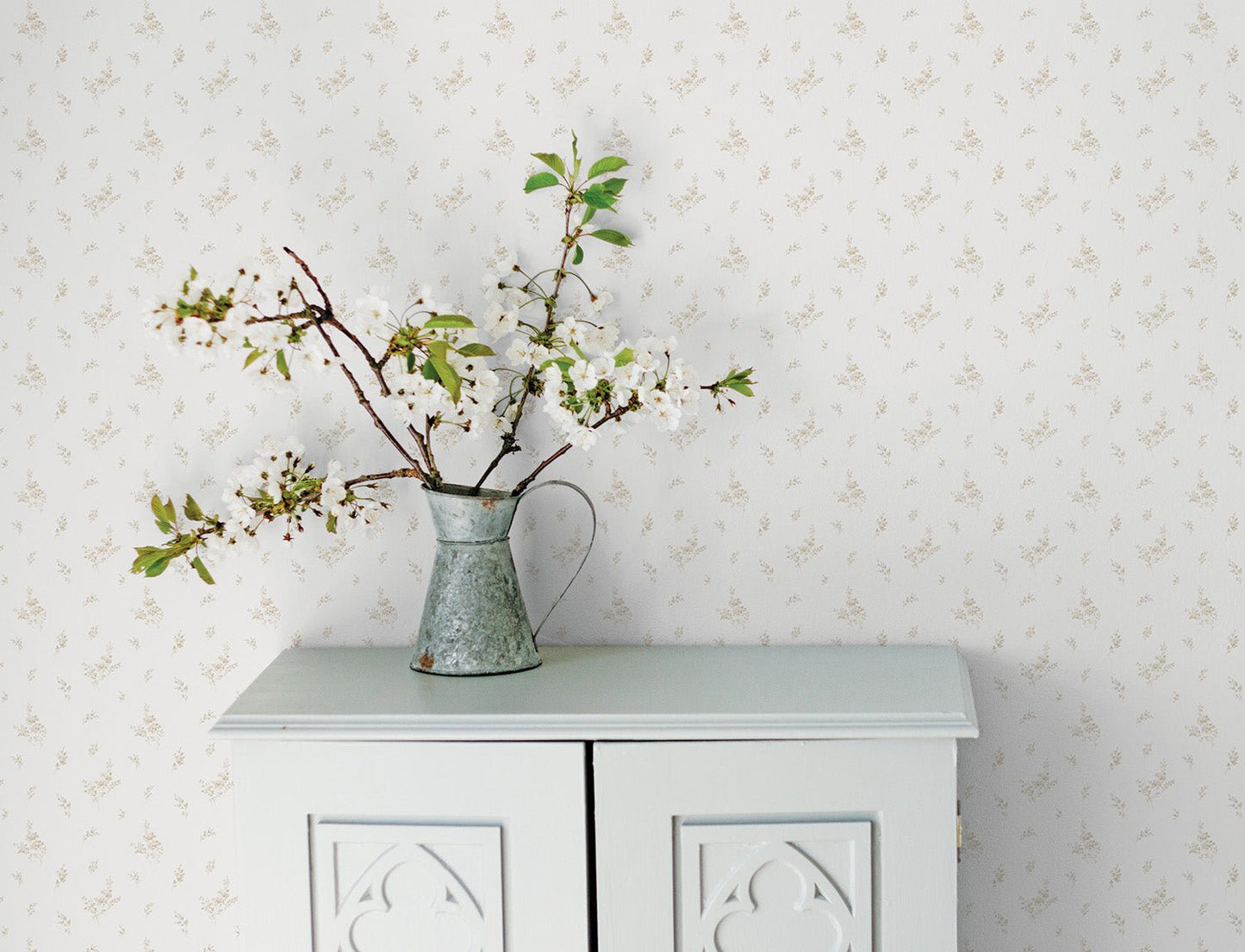 Miniatures 2 Rose Bouquets Wallpaper - Beige / White - Galerie - G67916Wallpaper199