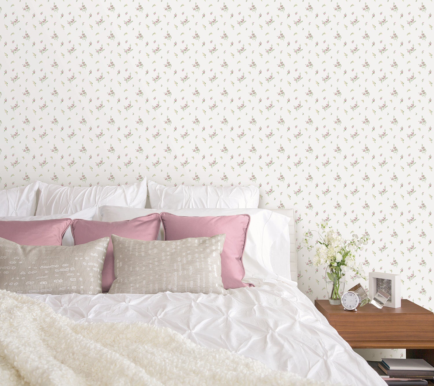 Miniatures 2 Rose Bouquets Wallpaper - Pink / Green - Galerie - G67918Wallpaper199