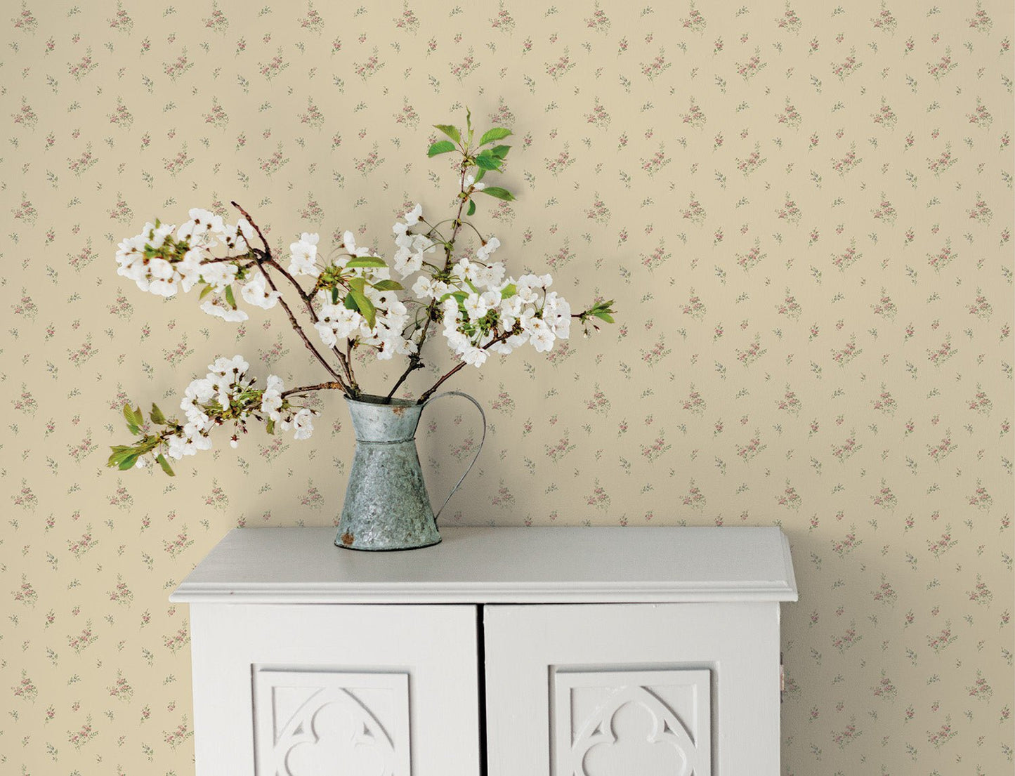 Miniatures 2 Rose Bouquets Wallpaper - Red / Beige - Galerie - G67917Wallpaper199