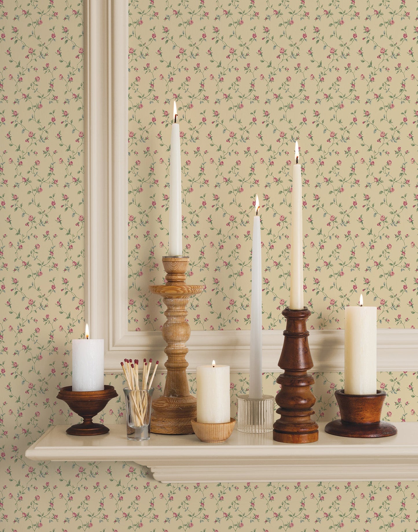 Miniatures 2 Rose Trellis Wallpaper - Red / Dark Cream - Galerie - G67934Wallpaper199
