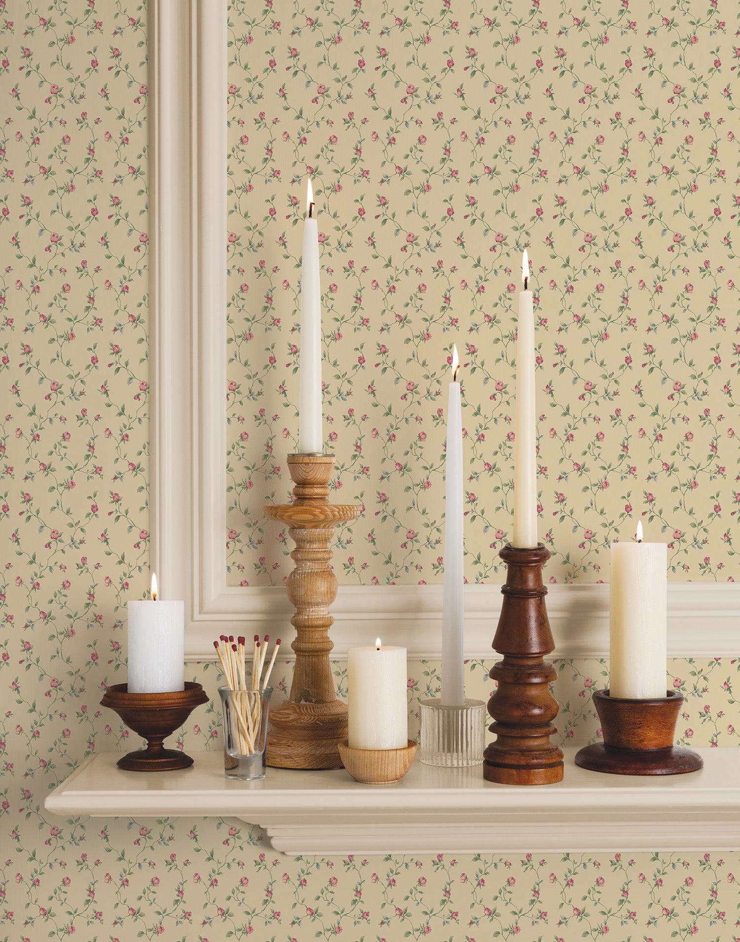Miniatures 2 Rose Trellis Wallpaper - Red / Dark Cream - Galerie - G67934Wallpaper199