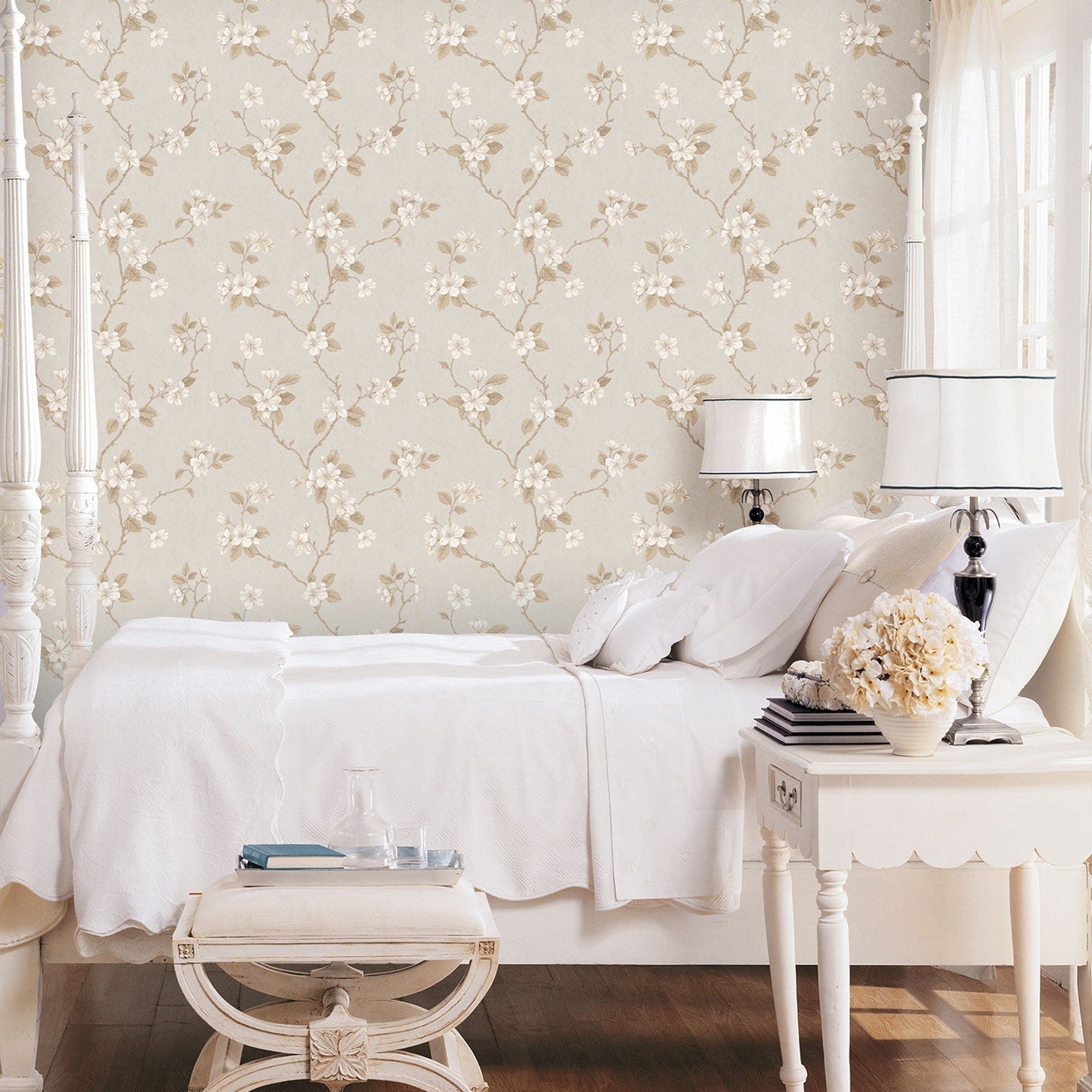 Palazzo Floral Bushes Wallpaper - Cream / Beige - Galerie - G67615Wallpaper199