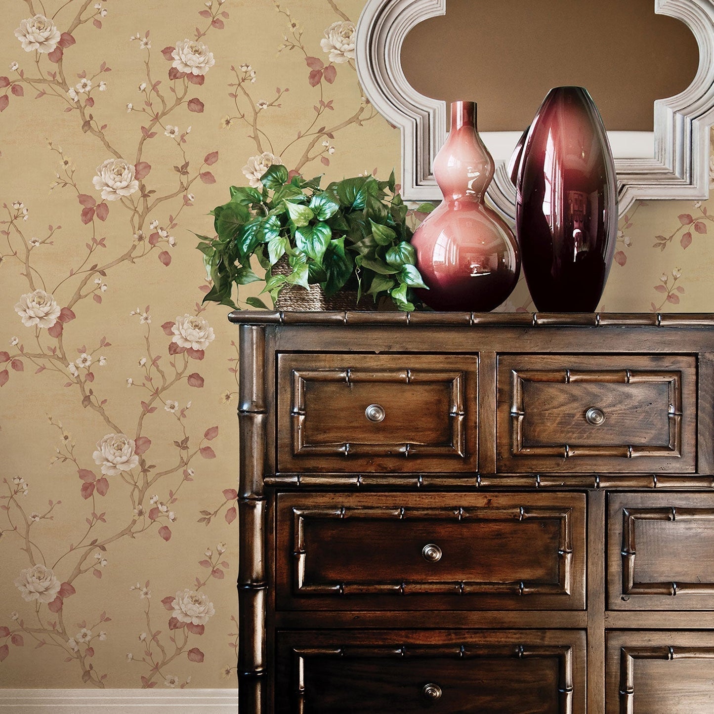 Palazzo Large Floral Wallpaper - Red / Cream / Beige - Galerie - G67604Wallpaper199