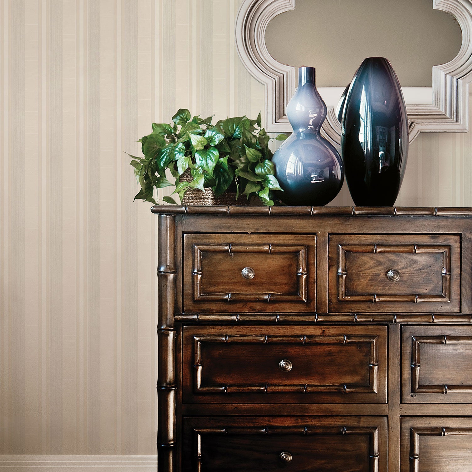 Palazzo Striped Wallpaper - Beige / Cream / Taupe - Galerie - G67620Wallpaper199
