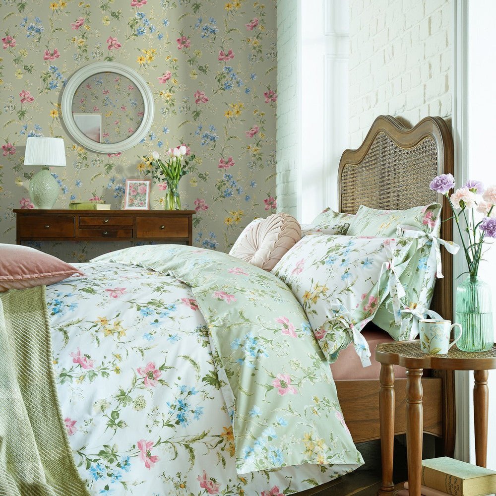 Poppy Meadow Wallpaper - Sage Green - Laura Ashley - 127405Wallpaper199