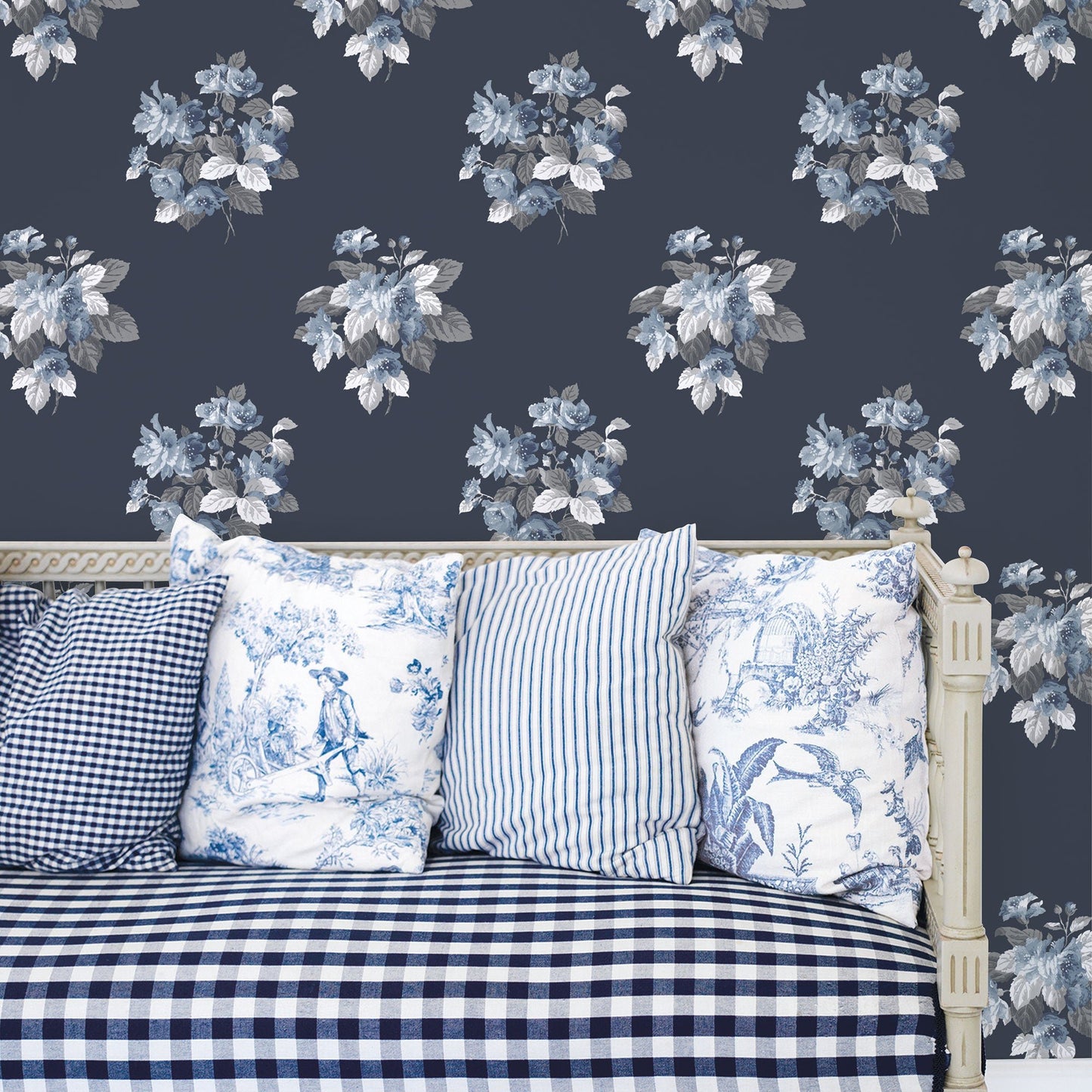 Secret Garden Classic Bouquet Wallpaper - Navy / Blue - Galerie - G78498Wallpaper199