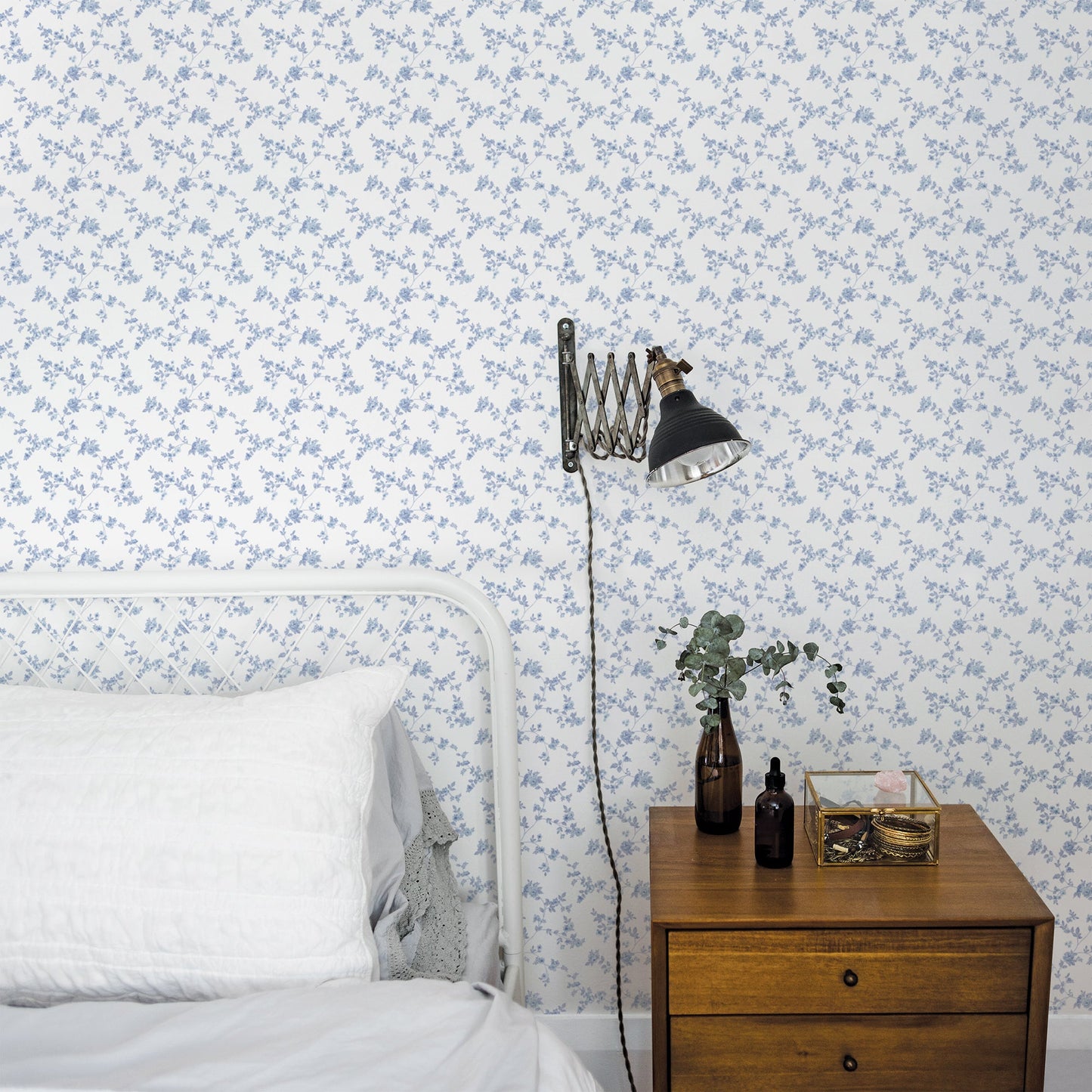Small Prints Delicate Floral Wallpaper - Blues - Galerie - G56647Wallpaper199