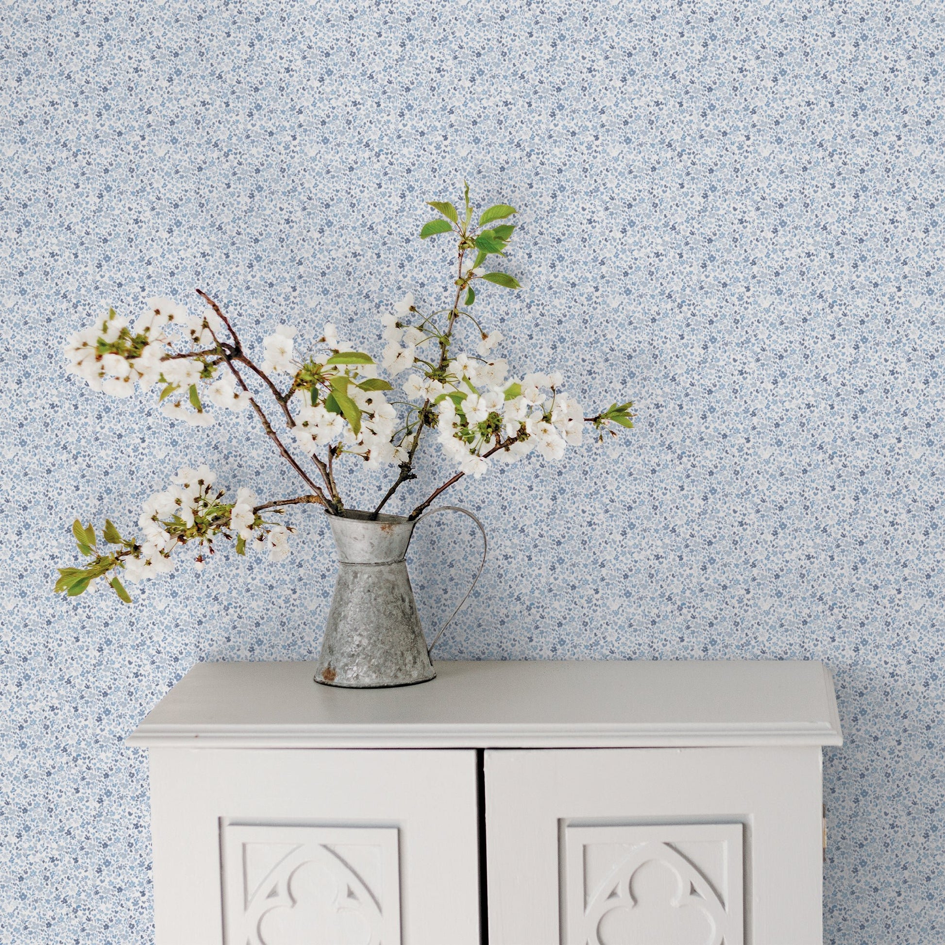 Small Prints Mini Mod Floral Wallpaper - Navy / Blues - Galerie - G56668Wallpaper199