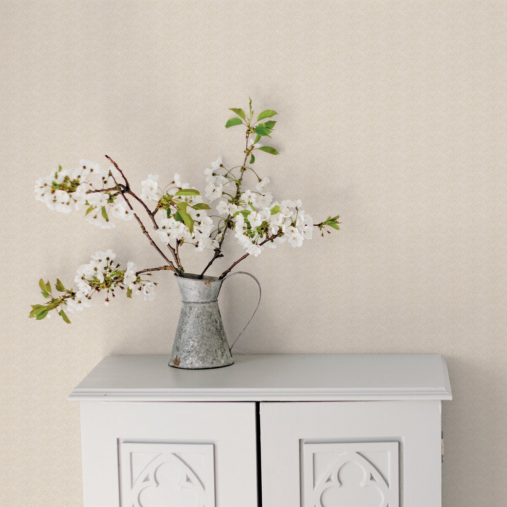 Small Prints Small Paisley Wallpaper - Beige - Galerie - G56689Wallpaper199