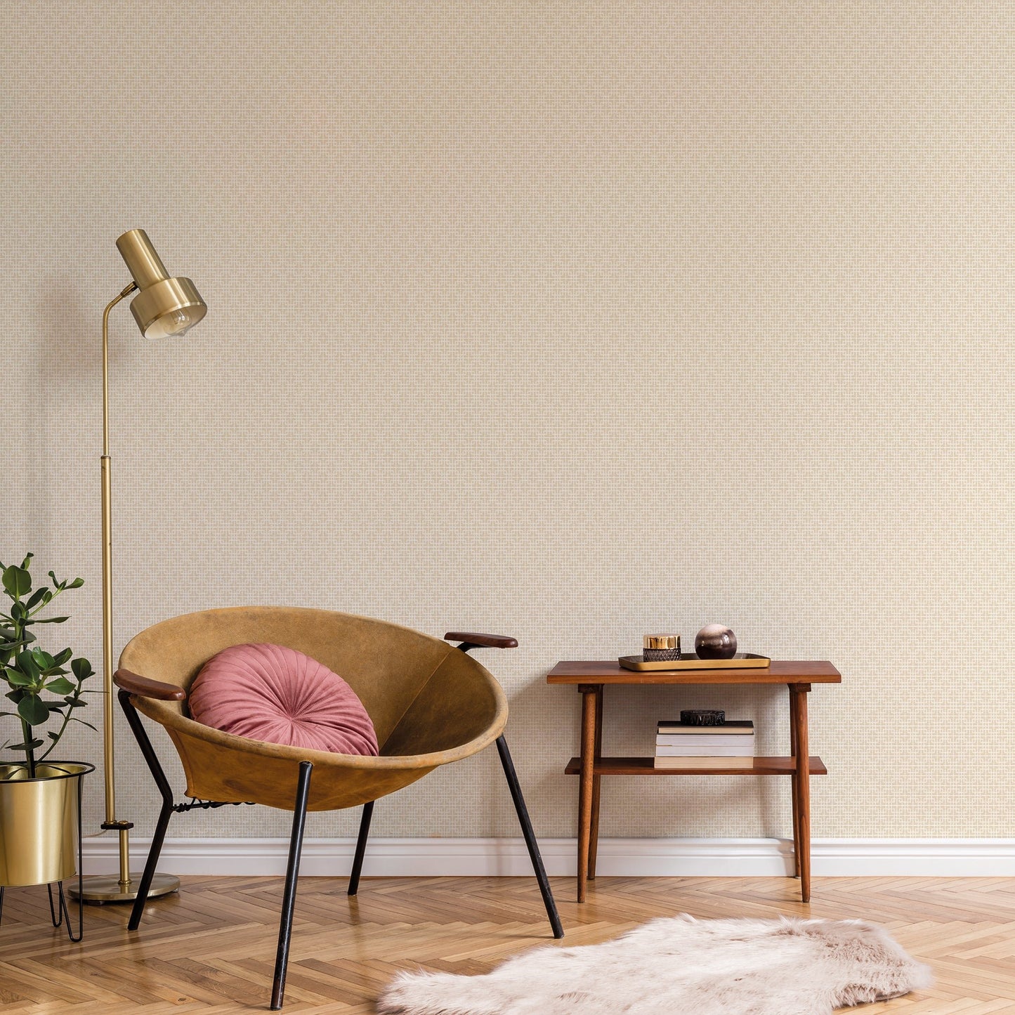 Texstyle Greek Key Texture Wallpaper - Beige / Metallic Ink - Galerie - G56593Wallpaper199