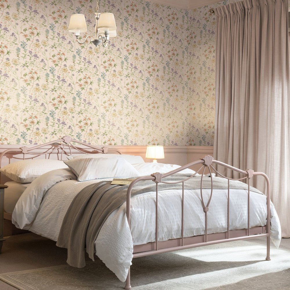 Wild Meadow Wallpaper - Chalk Pink - Laura Ashley - 122764Wallpaper199